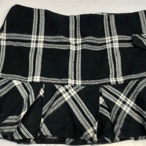 Juniors Black and White mini skirt